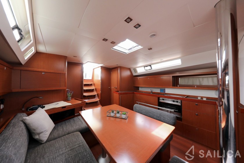 Oceanis 45 - Yacht Charter Sailica