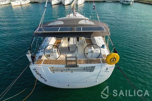 Oceanis 45 - Yacht Charter Sailica
