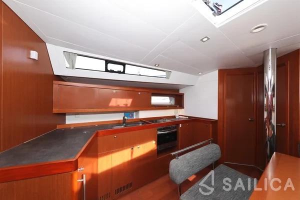 Oceanis 45 - Yacht Charter Sailica