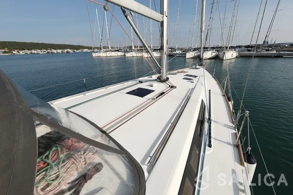 Oceanis 45 - Yacht Charter Sailica