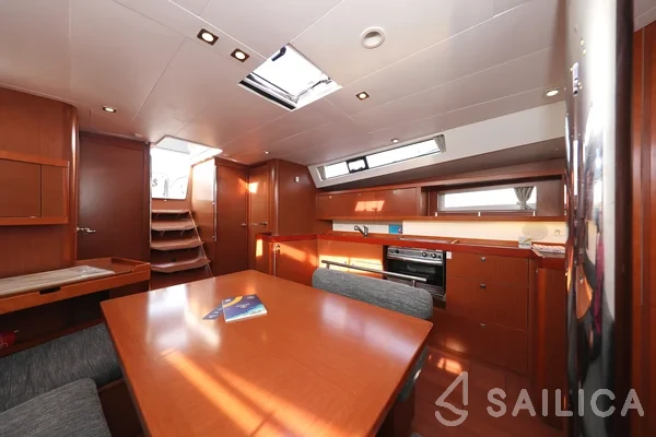 Oceanis 45 - Yacht Charter Sailica