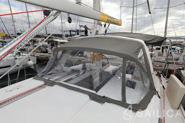 Oceanis 41.1 - Yacht Charter Sailica