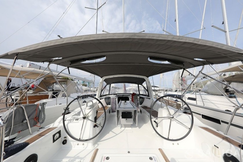 Oceanis 41.1 - Yacht Charter Sailica