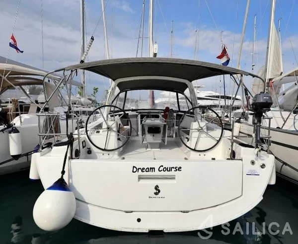 Oceanis 41.1 - Yacht Charter Sailica