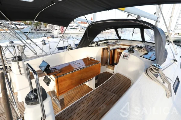 Bavaria 40 Cruiser - Yacht Charter Sailica