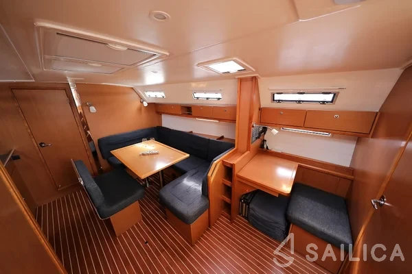 Bavaria 40 Cruiser - Yacht Charter Sailica