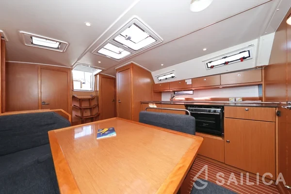 Bavaria 40 Cruiser - Yacht Charter Sailica