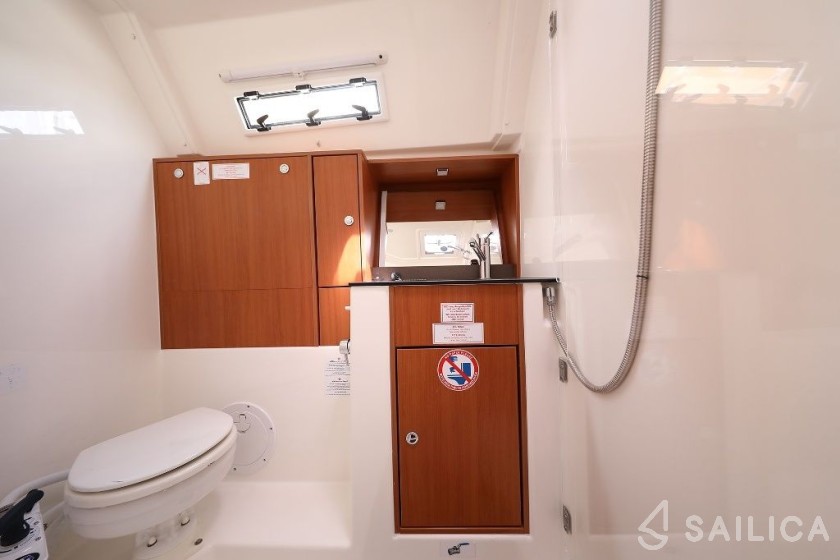 Bavaria 40 Cruiser - Yacht Charter Sailica