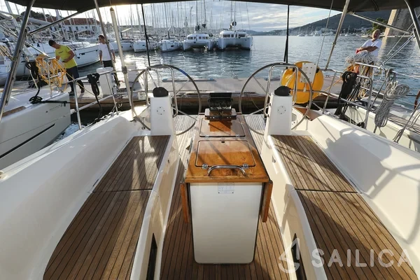 Bavaria 40 Cruiser - Yacht Charter Sailica