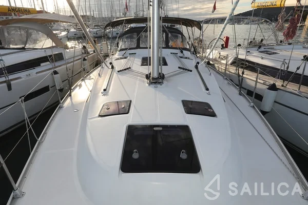 Bavaria 40 Cruiser - Yacht Charter Sailica