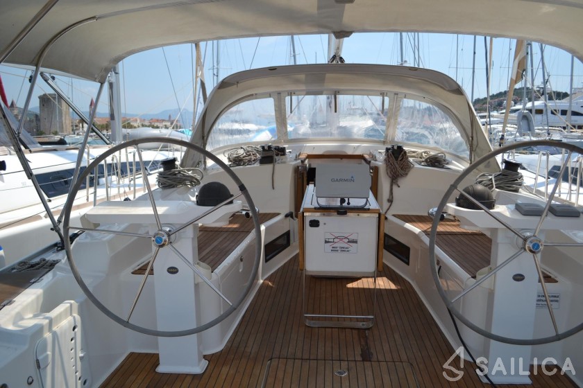 Bavaria 45 Cruiser - Yacht Charter Sailica