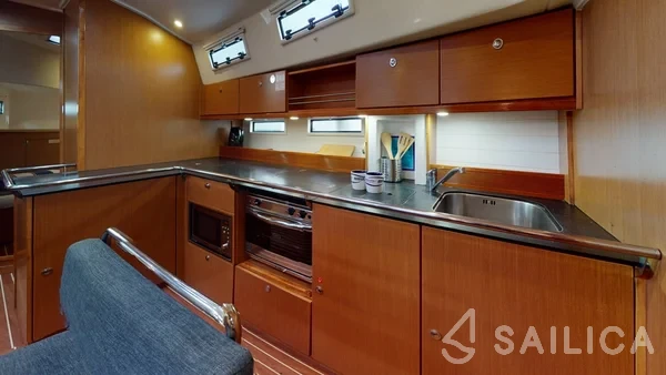 Bavaria 45 Cruiser - Yacht Charter Sailica