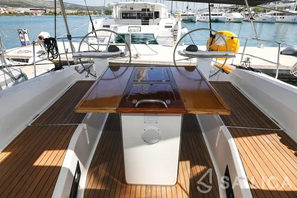 Bavaria 45 Cruiser - Yacht Charter Sailica