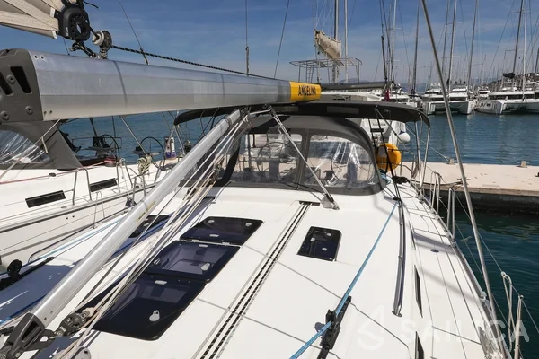 Bavaria 45 Cruiser - Yacht Charter Sailica