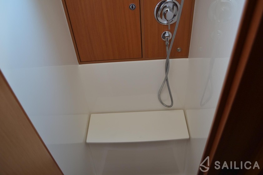 Bavaria 45 Cruiser - Yacht Charter Sailica