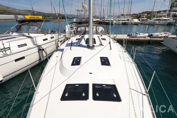 Bavaria 45 Cruiser - Yacht Charter Sailica