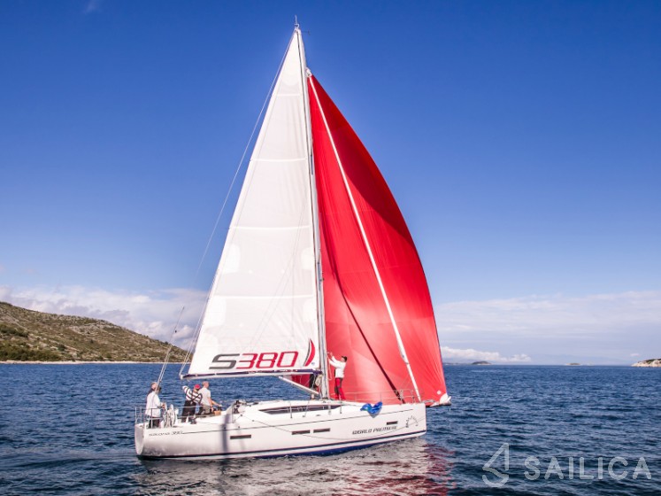Salona 380 - Yacht Charter Sailica