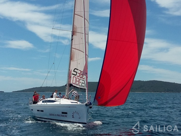 Salona 380 - Yacht Charter Sailica