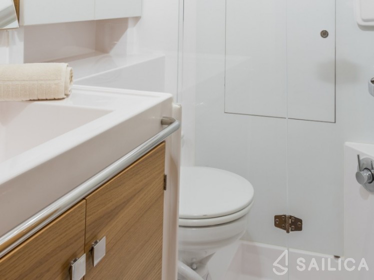 Salona 380 - Yacht Charter Sailica