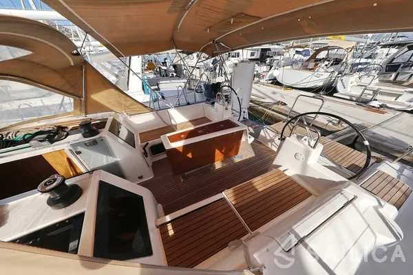 Dufour 460 GL - Yacht Charter Sailica