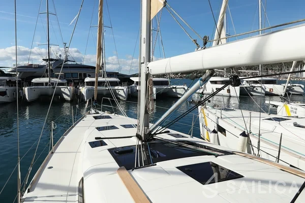 Dufour 460 GL - Yacht Charter Sailica