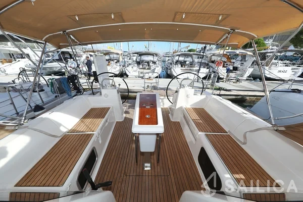 Dufour 460 GL - Yacht Charter Sailica