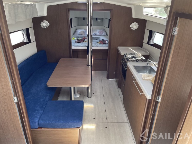 Oceanis 38.1 - Yacht Charter Sailica
