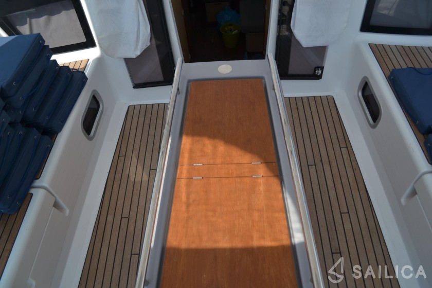 Oceanis 45 - Yacht Charter Sailica