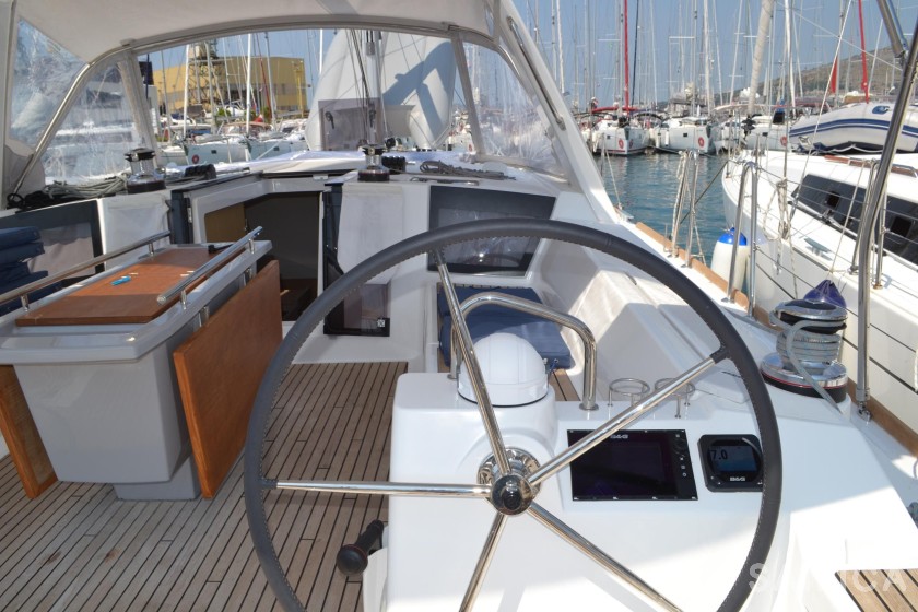 Oceanis 45 - Yacht Charter Sailica