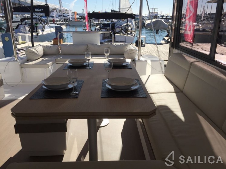 Bali 4.3 - Yacht Charter Sailica