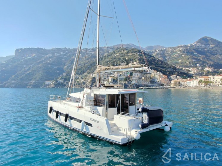 Bali 4.3 - Yacht Charter Sailica