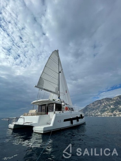 Bali 4.3 - Yacht Charter Sailica