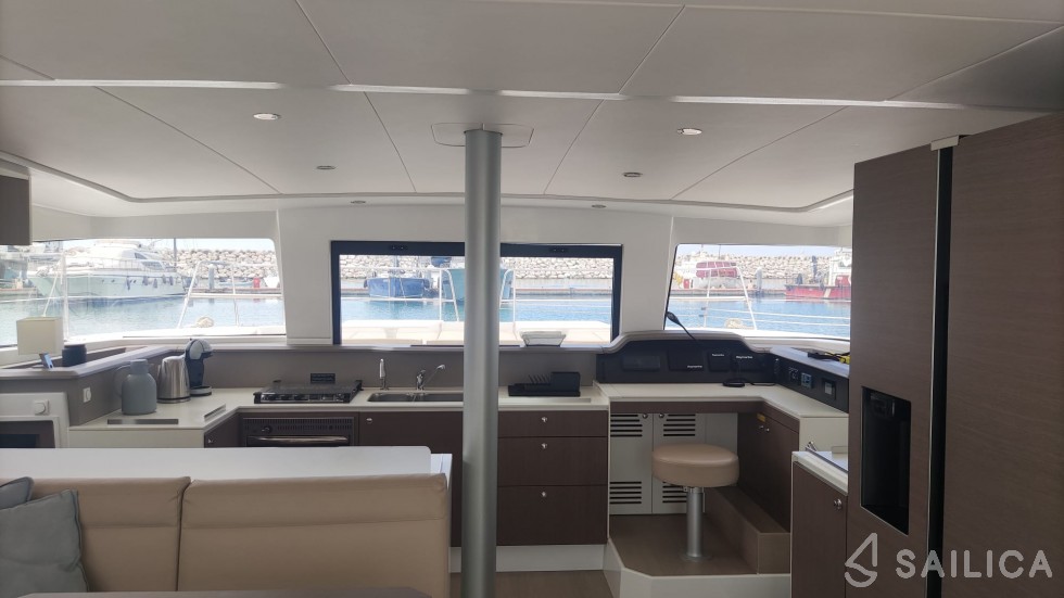 Bali 4.3 - Yacht Charter Sailica