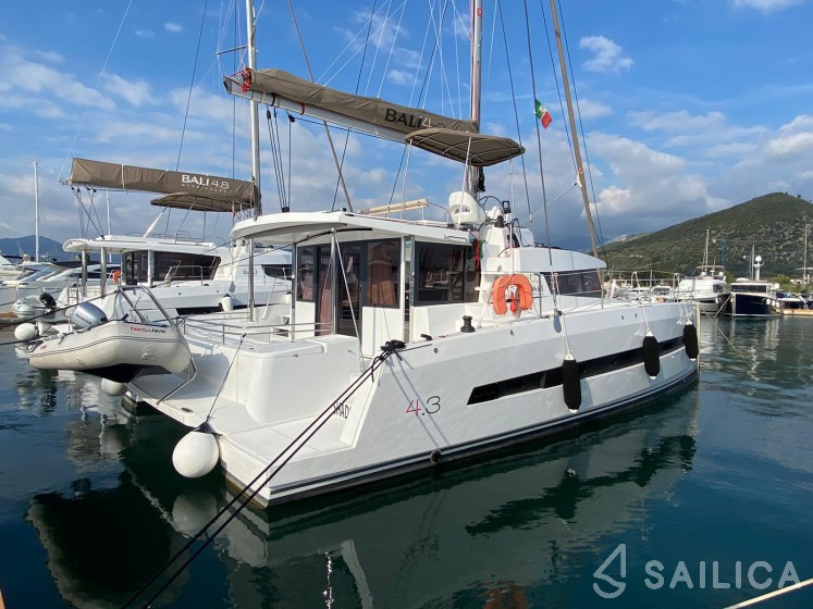 Bali 4.3 - Yacht Charter Sailica