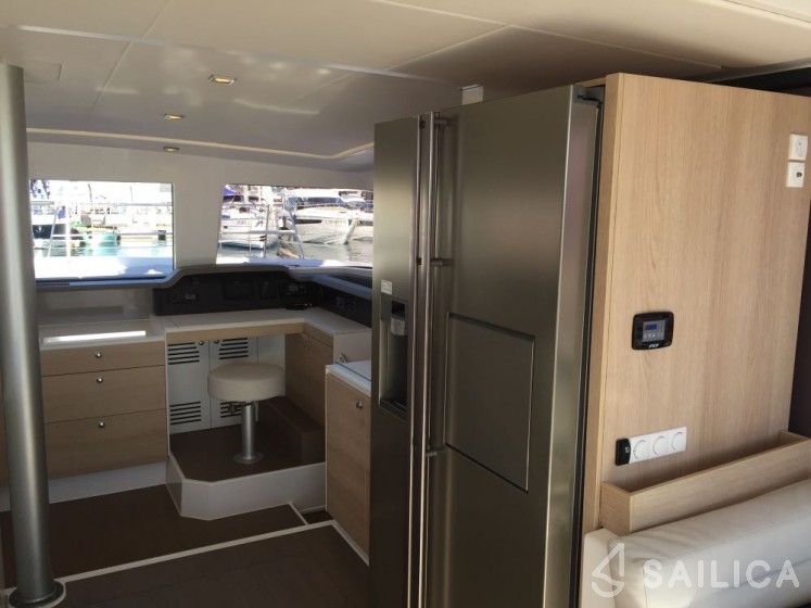 Bali 4.3 - Yacht Charter Sailica