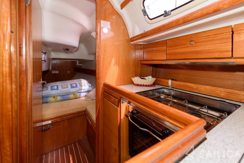 Bavaria 33 Cruiser - Yacht Charter Sailica