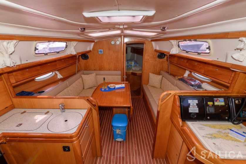 Bavaria 33 Cruiser - Yacht Charter Sailica