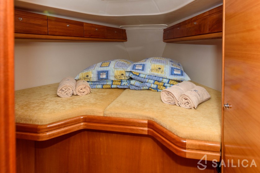 Bavaria 33 Cruiser - Yacht Charter Sailica