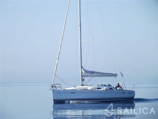 First 35 - Yacht Charter Sailica