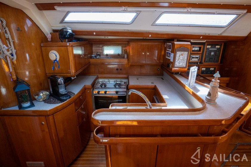 Jeanneau 51 - Yacht Charter Sailica