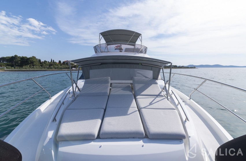 Prestige 46 - Yacht Charter Sailica
