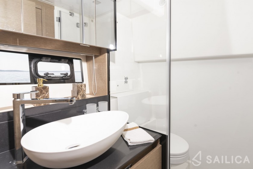 Prestige 46 - Yacht Charter Sailica