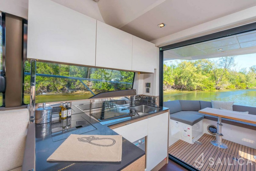 Prestige 46 - Yacht Charter Sailica