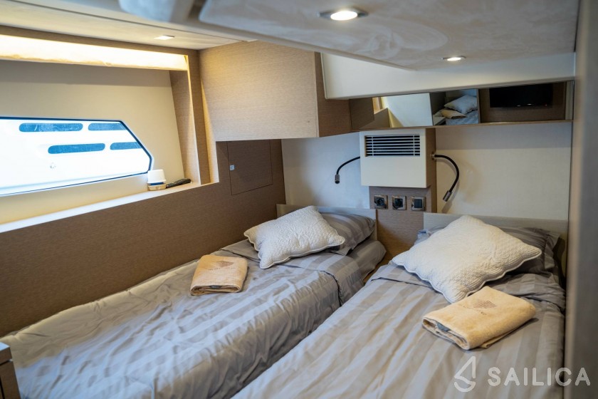 Prestige 46 - Yacht Charter Sailica