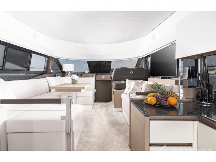 Prestige 46 - Yacht Charter Sailica