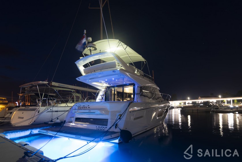 Prestige 46 - Yacht Charter Sailica