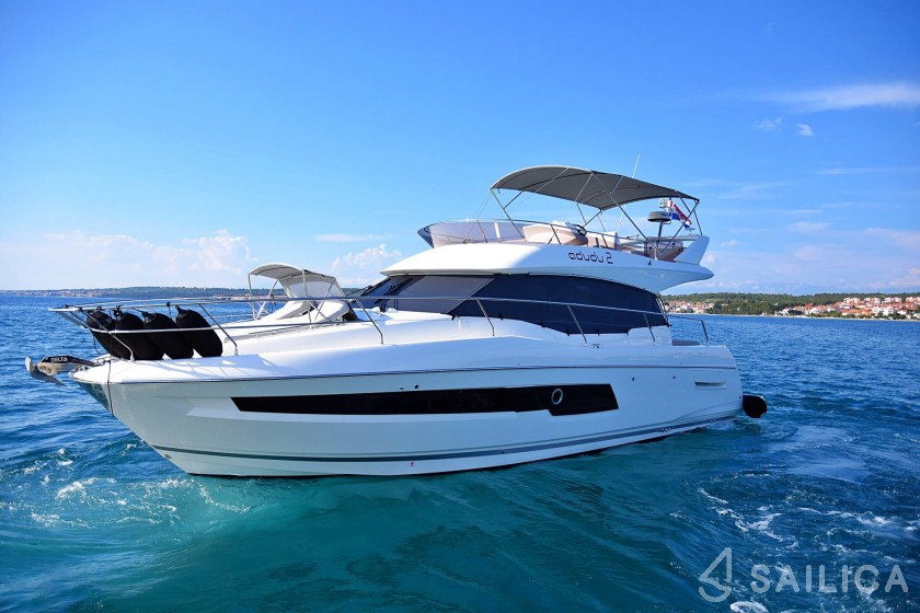 Prestige 46 - Yacht Charter Sailica