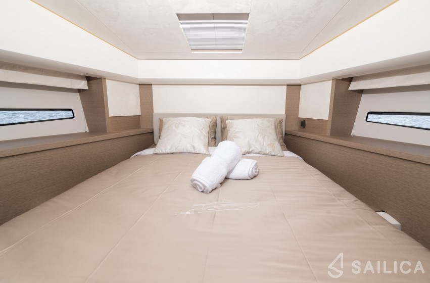 Prestige 46 - Yacht Charter Sailica