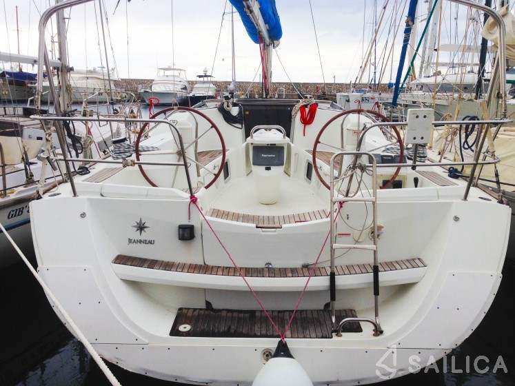 Sun Odyssey 42 i - Yacht Charter Sailica