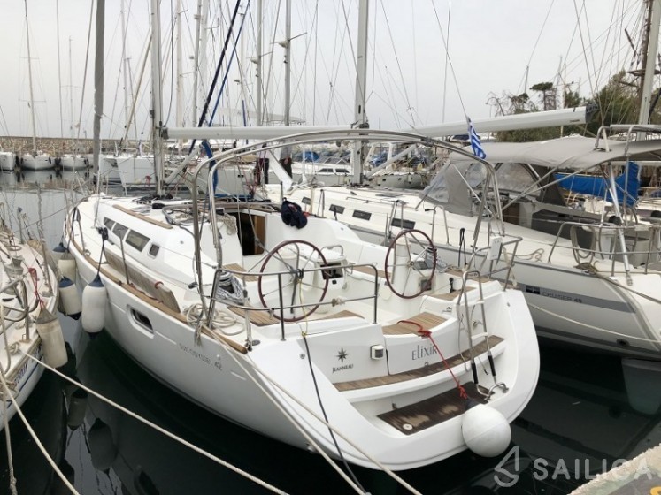 Sun Odyssey 42 i - Yacht Charter Sailica